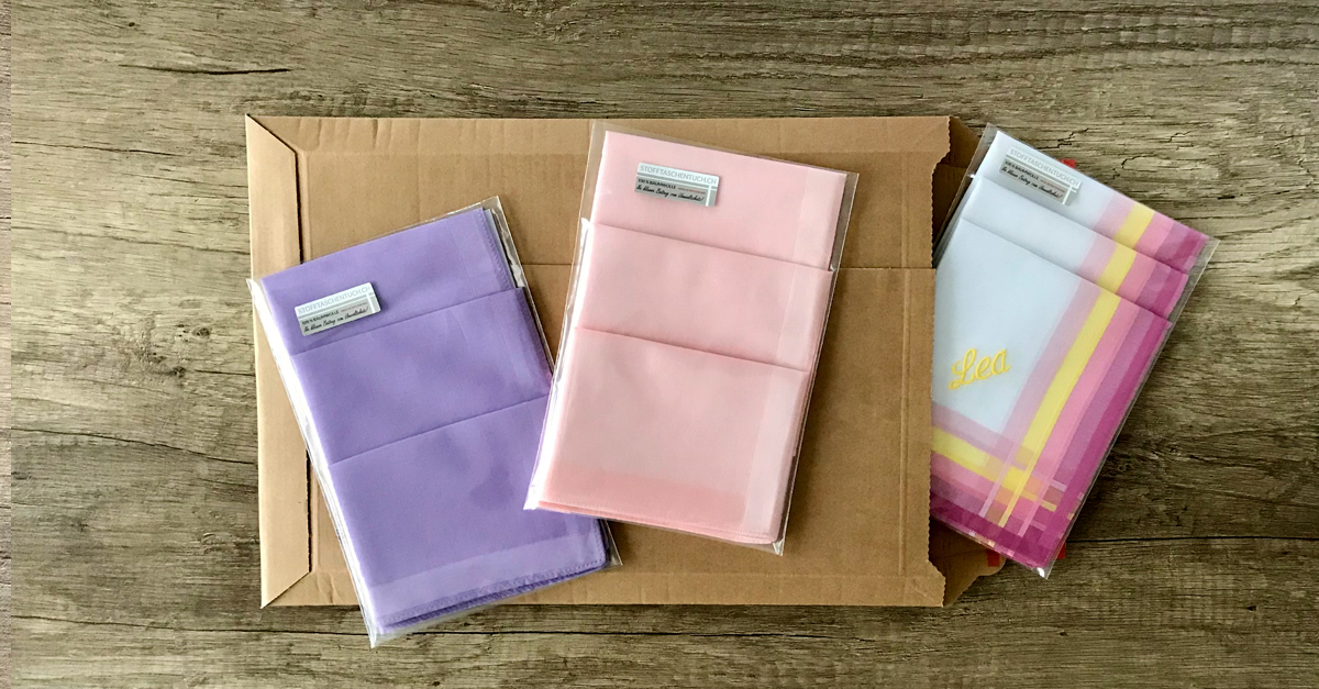 Stofftaschentücher in Folie in Verpackung